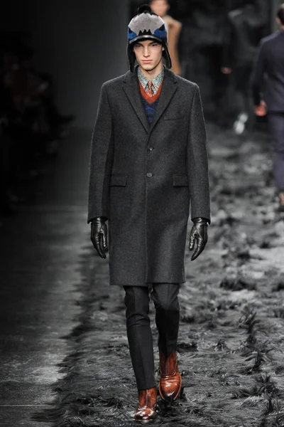 Look 11